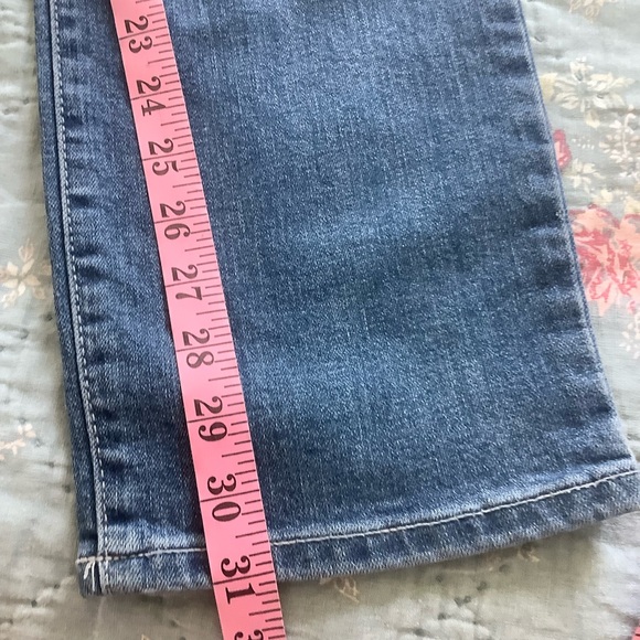 NWT Old Navy Womens Curvey Straight Stretch Distressed Jeans Size 8 - Picture 7 of 12